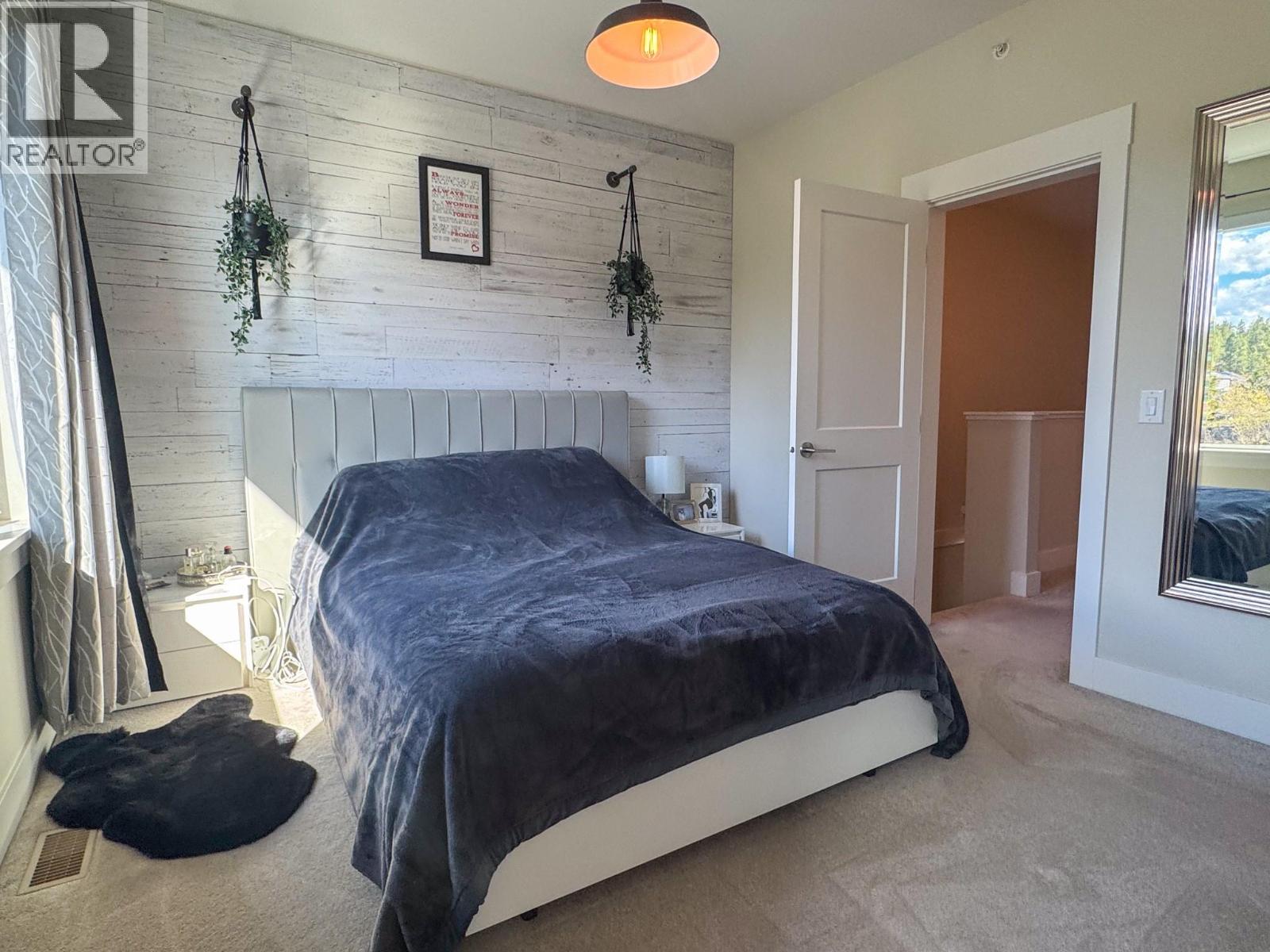 12798 Lake Hill Drive Unit# 26, Lake Country