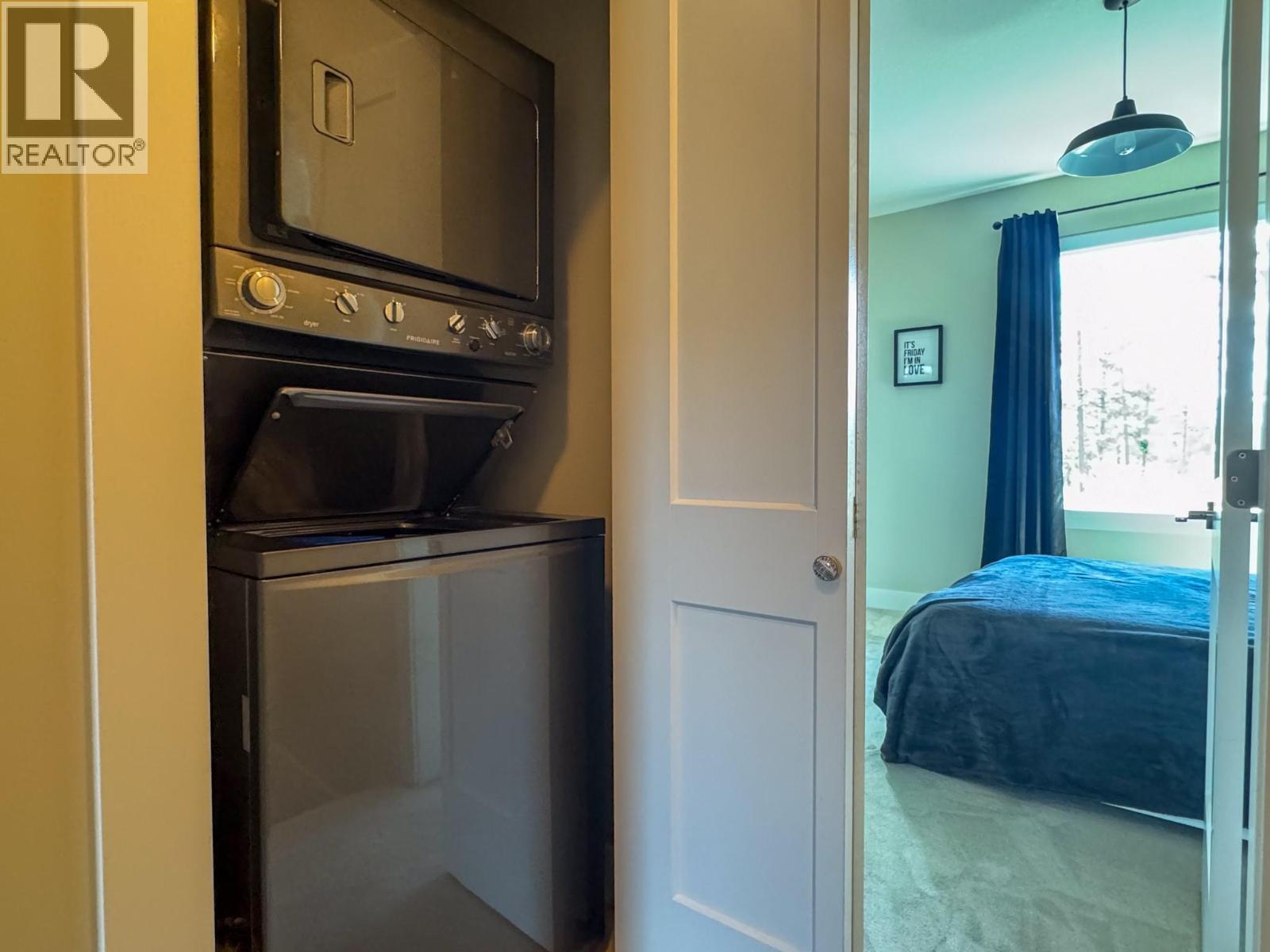 12798 Lake Hill Drive Unit# 26, Lake Country