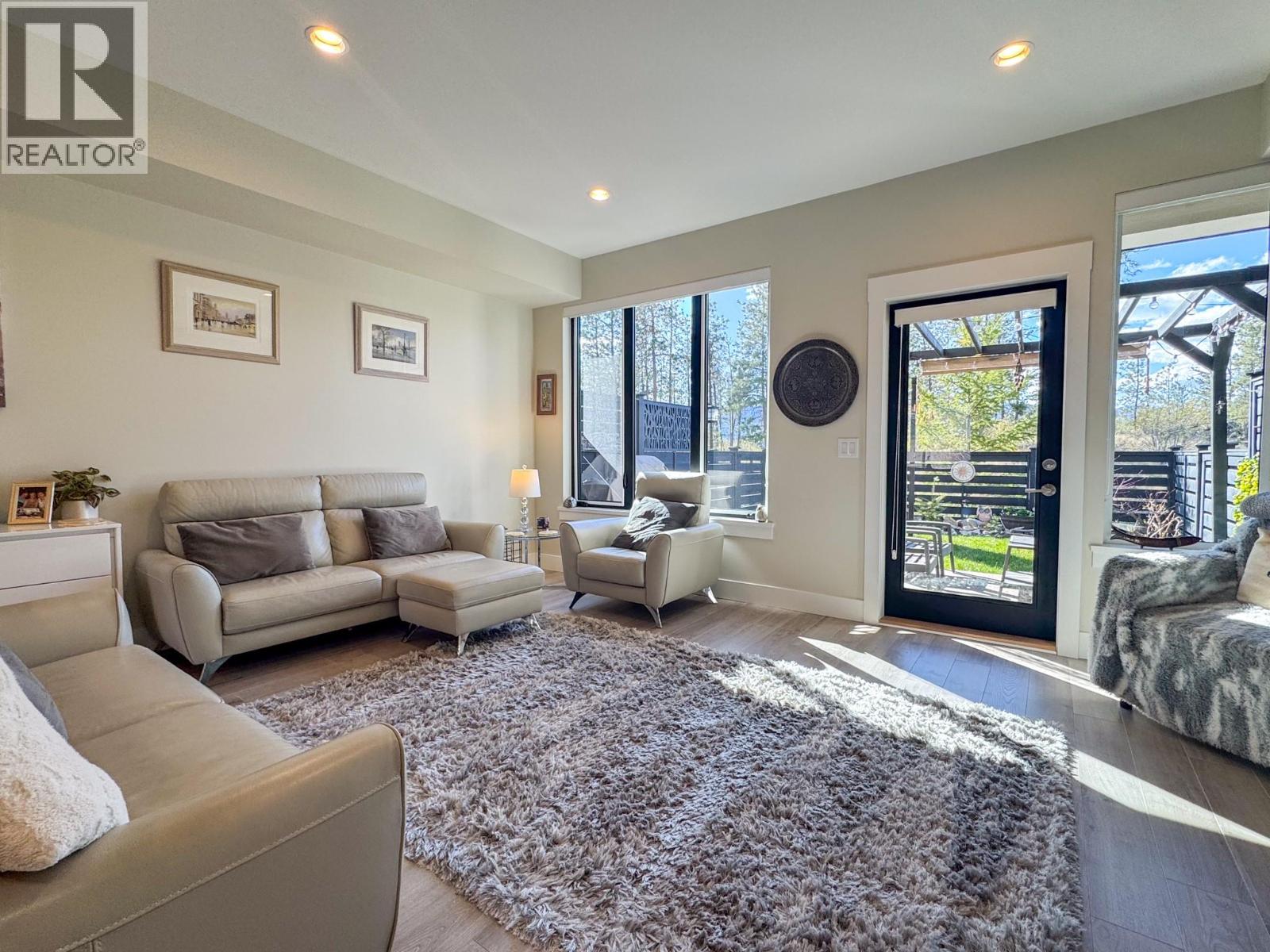 12798 Lake Hill Drive Unit# 26, Lake Country