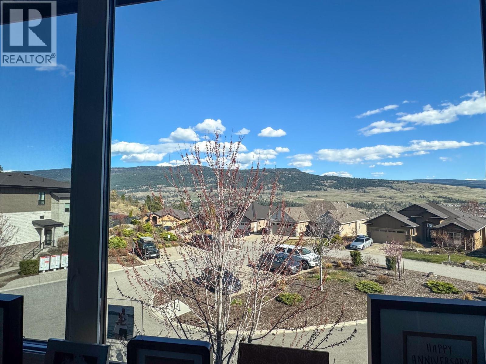 12798 Lake Hill Drive Unit# 26, Lake Country