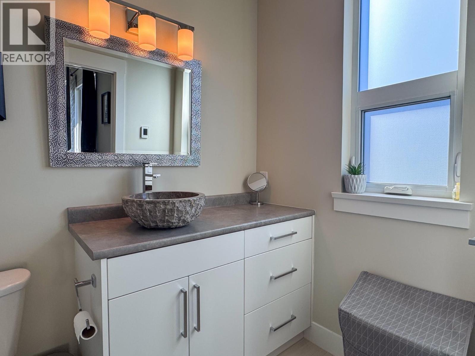 12798 Lake Hill Drive Unit# 26, Lake Country