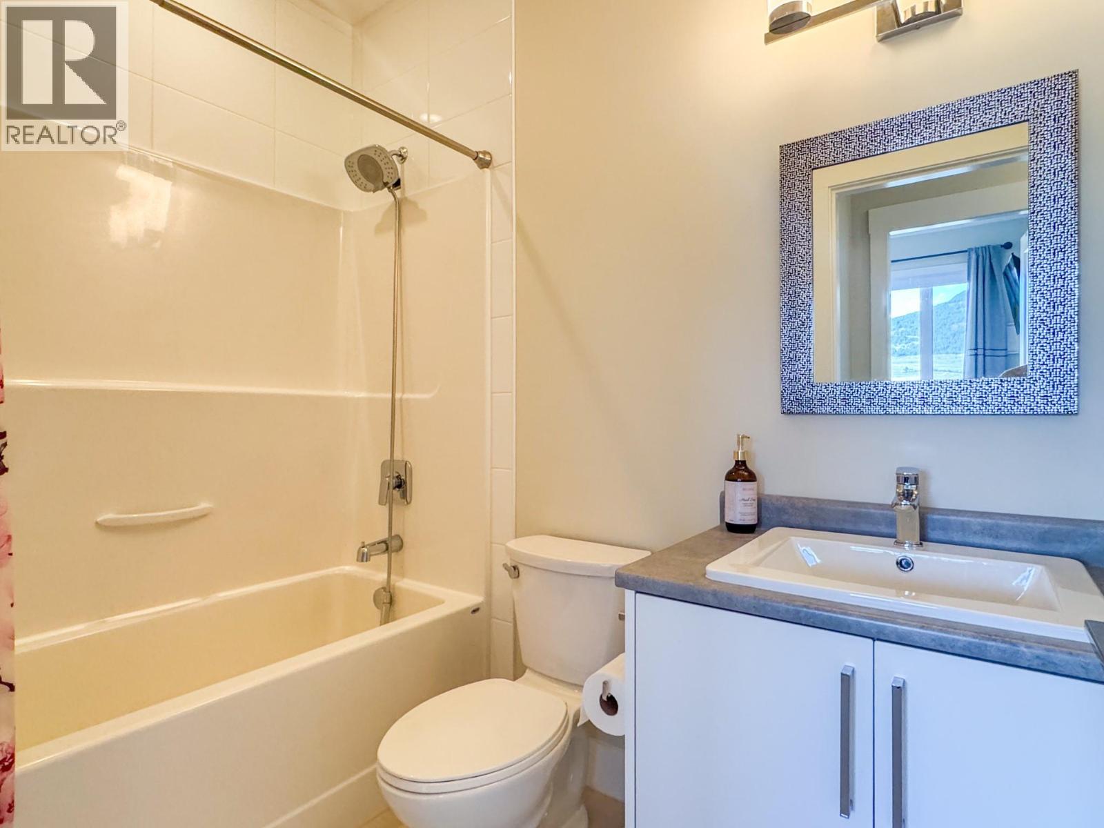 12798 Lake Hill Drive Unit# 26, Lake Country