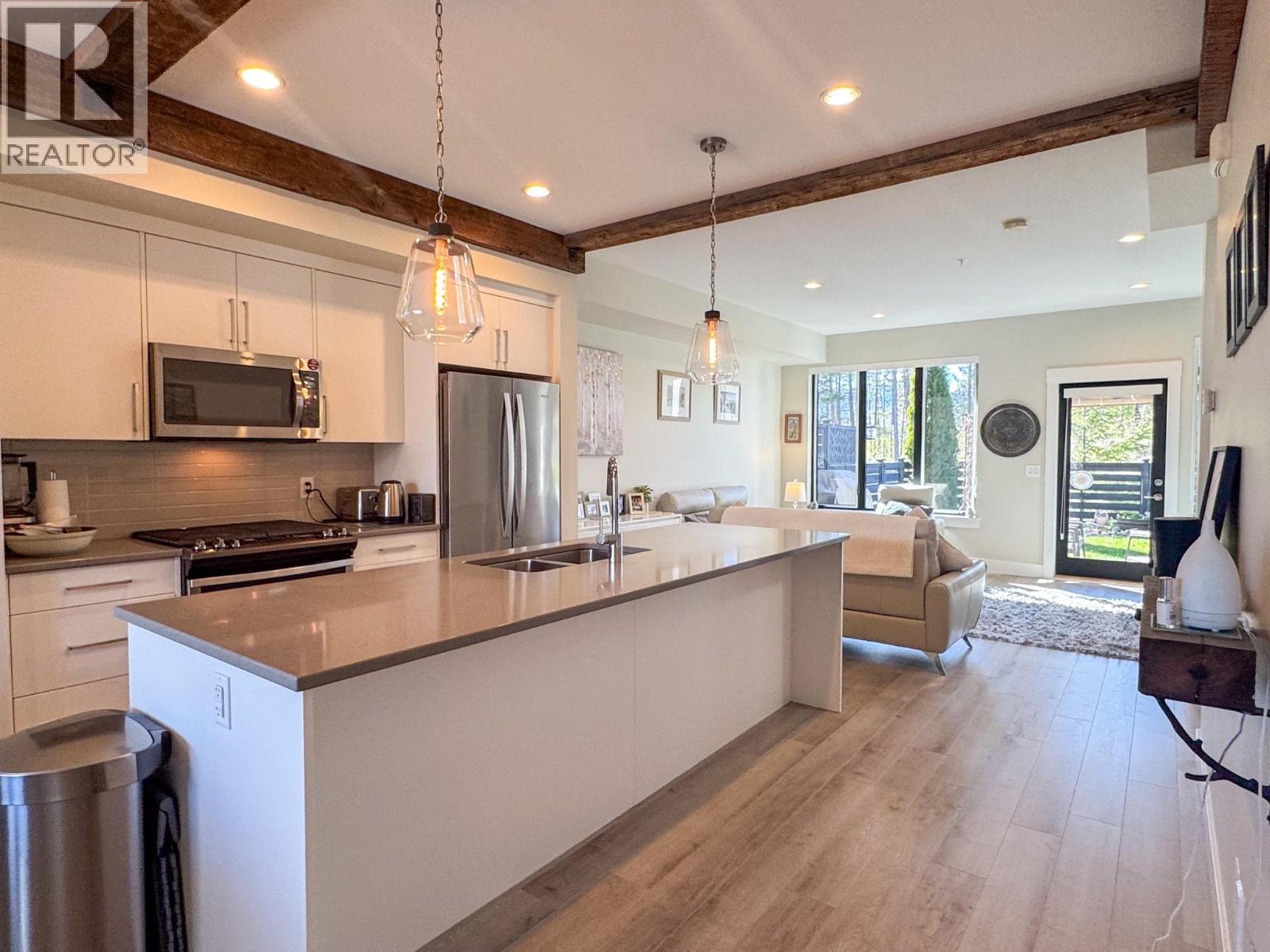 12798 Lake Hill Drive Unit# 26, Lake Country