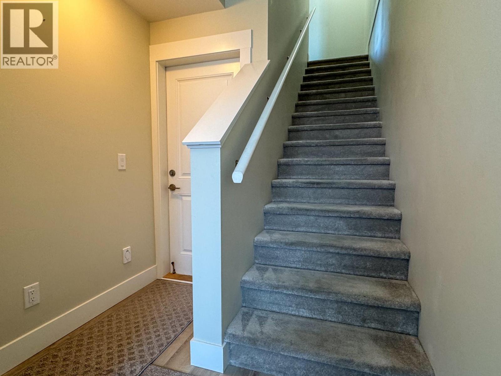 12798 Lake Hill Drive Unit# 26, Lake Country