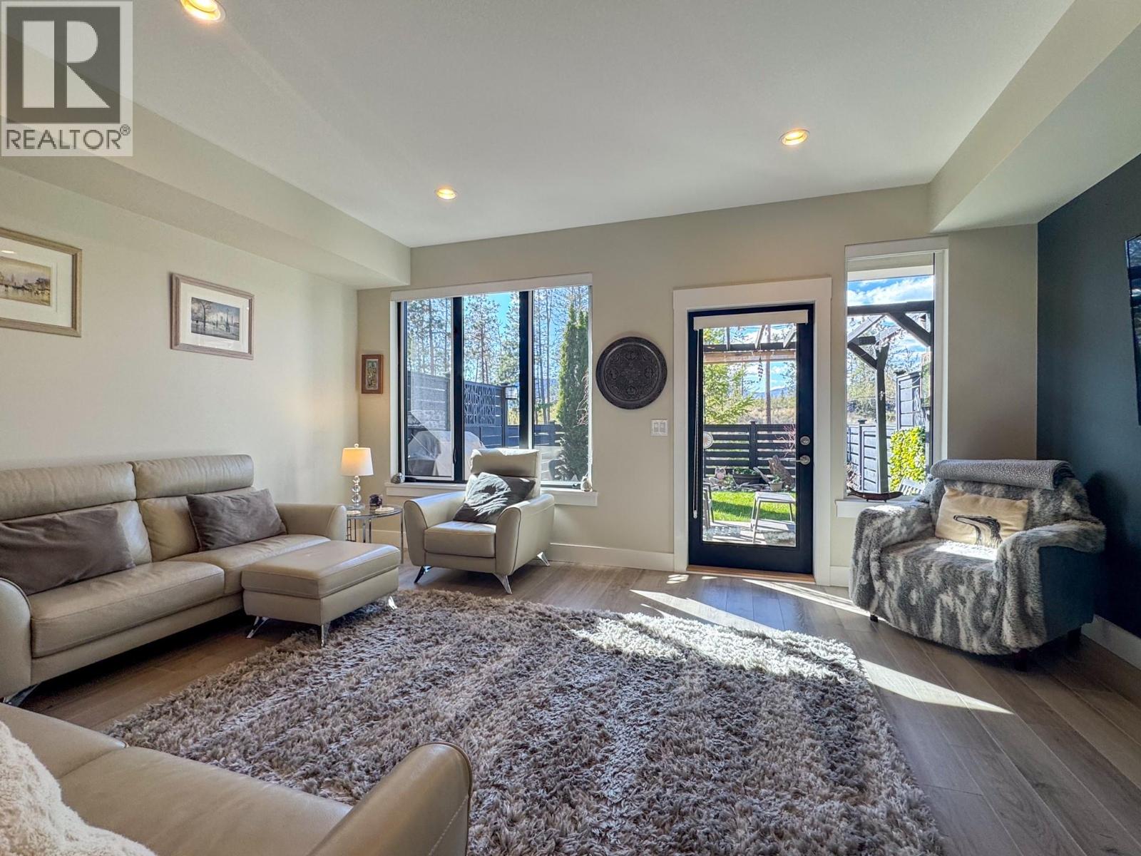 12798 Lake Hill Drive Unit# 26, Lake Country