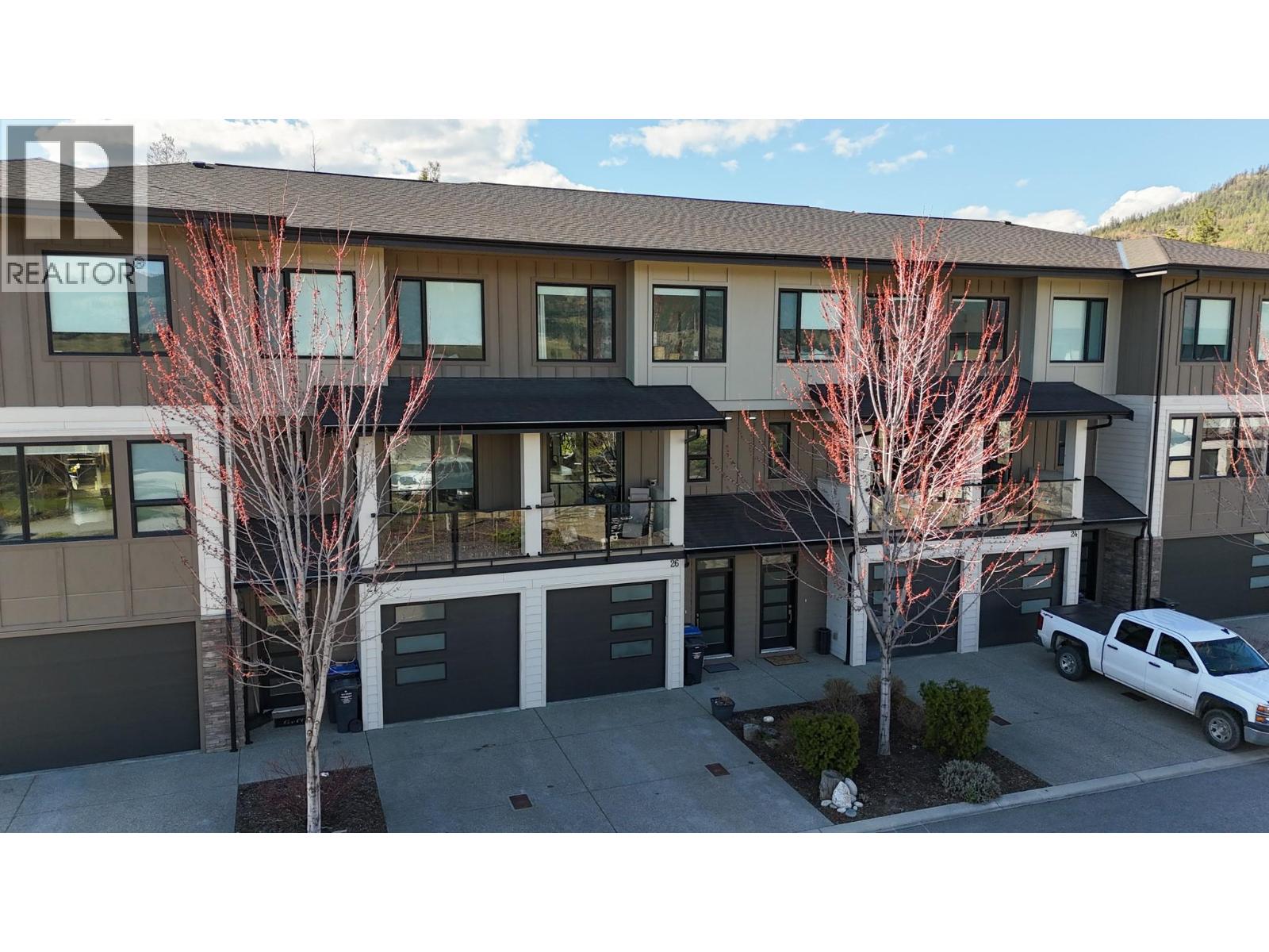 12798 Lake Hill Drive Unit# 26, Lake Country