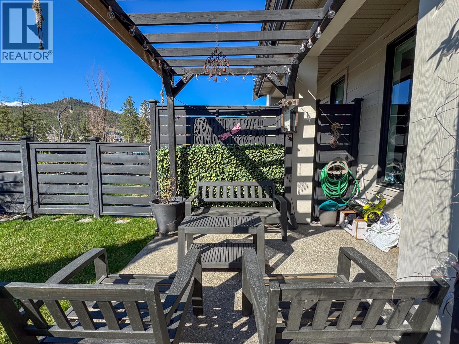 12798 Lake Hill Drive Unit# 26, Lake Country