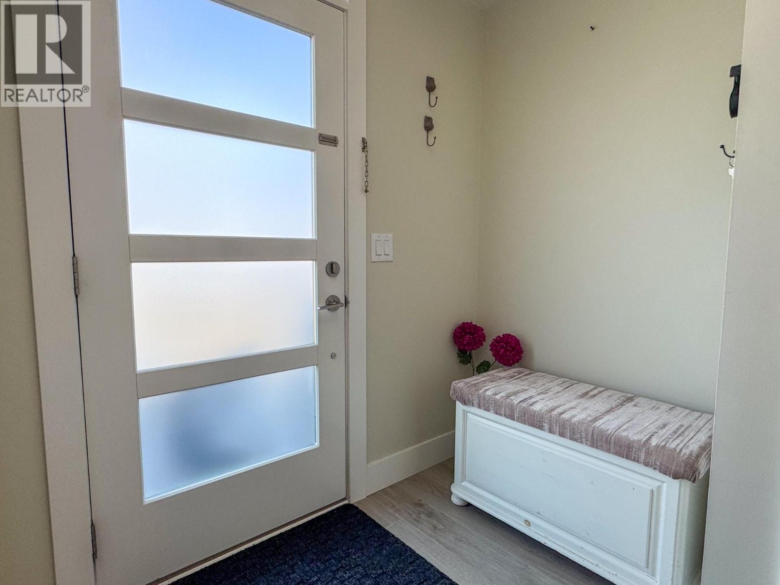 12798 Lake Hill Drive Unit# 26, Lake Country