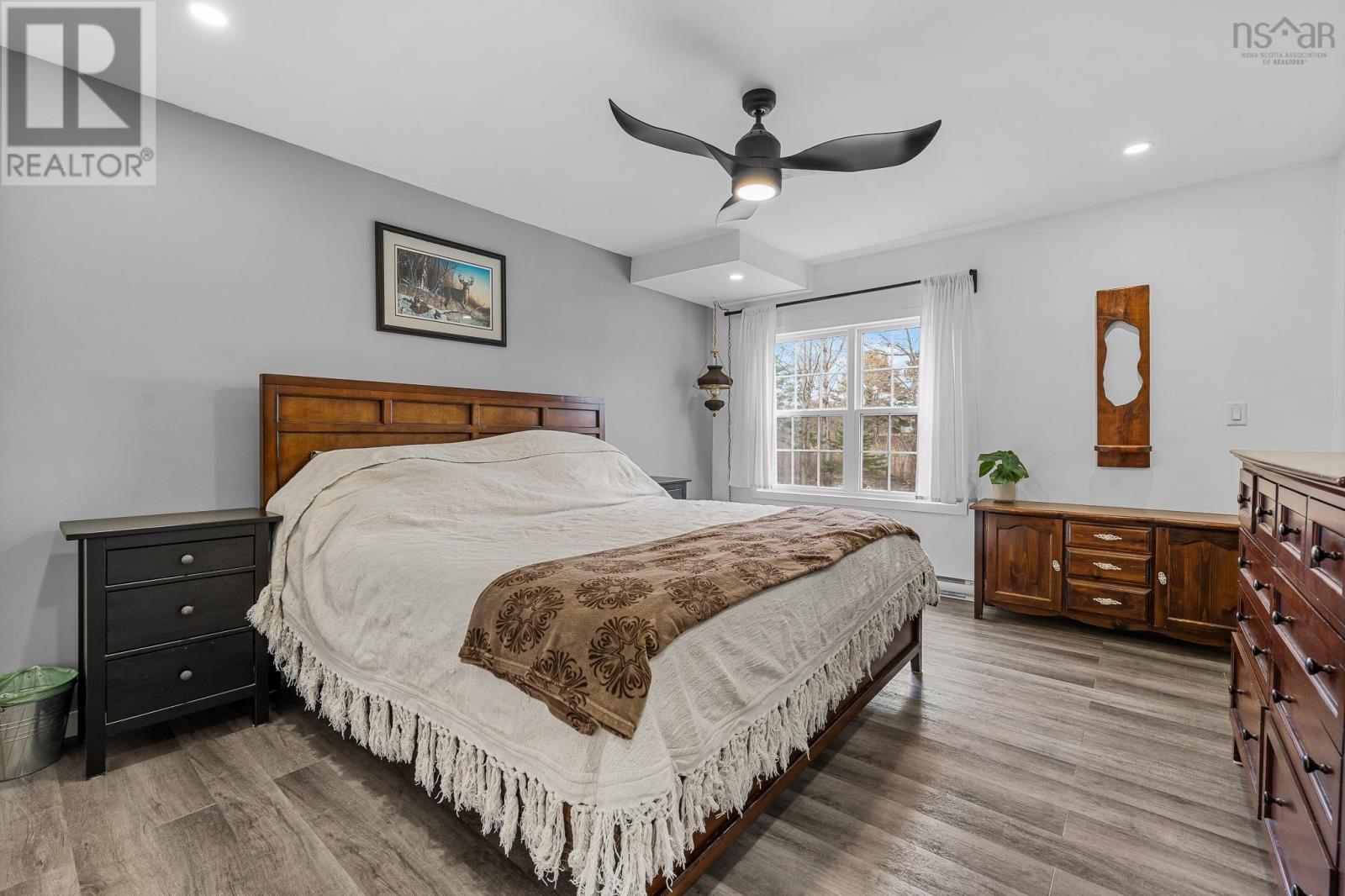 Property 14 of 35 of 4866 Highway 1