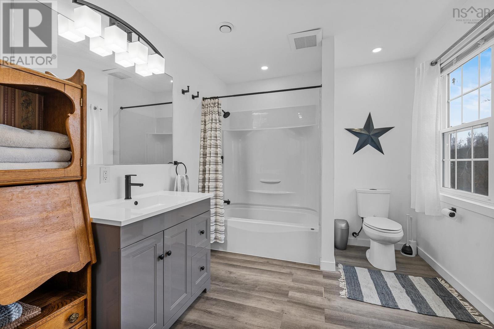 Property 19 of 35 of 4866 Highway 1