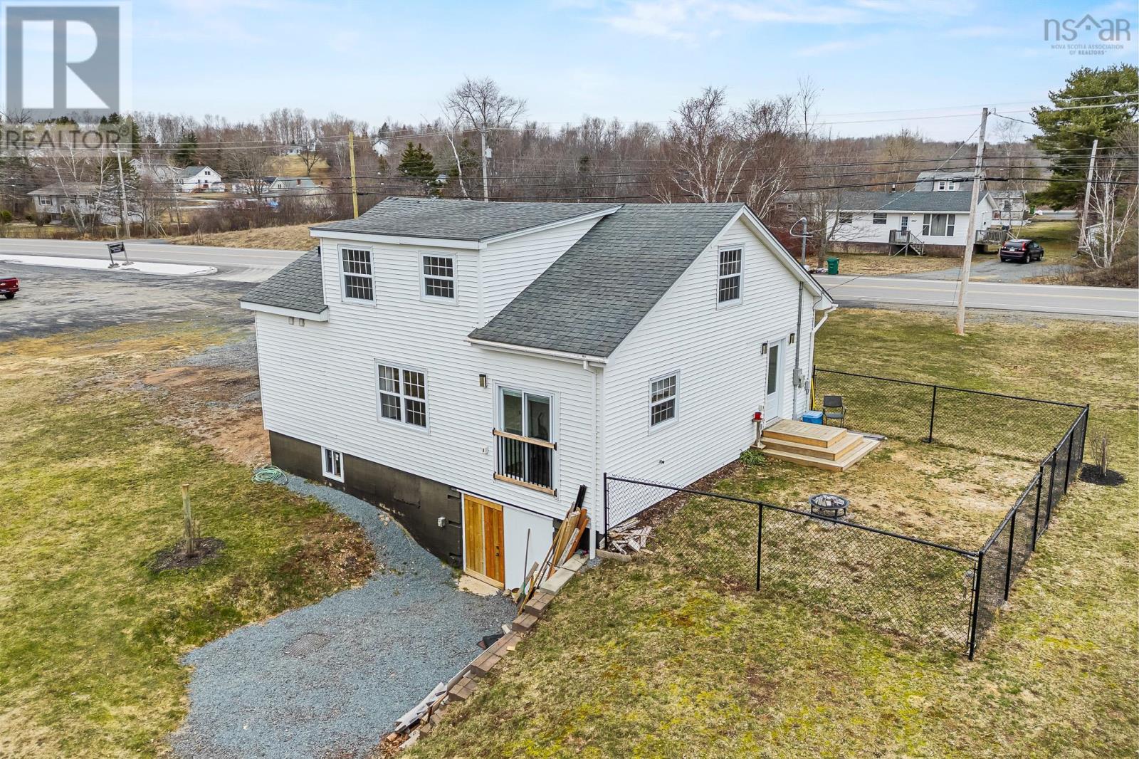 Property 32 of 35 of 4866 Highway 1