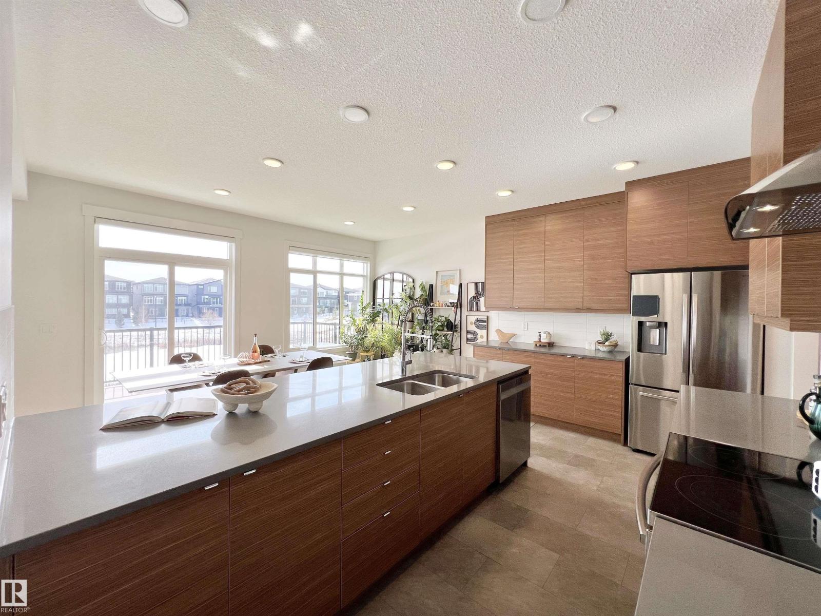 6055 KING LANDING LD SW, Edmonton