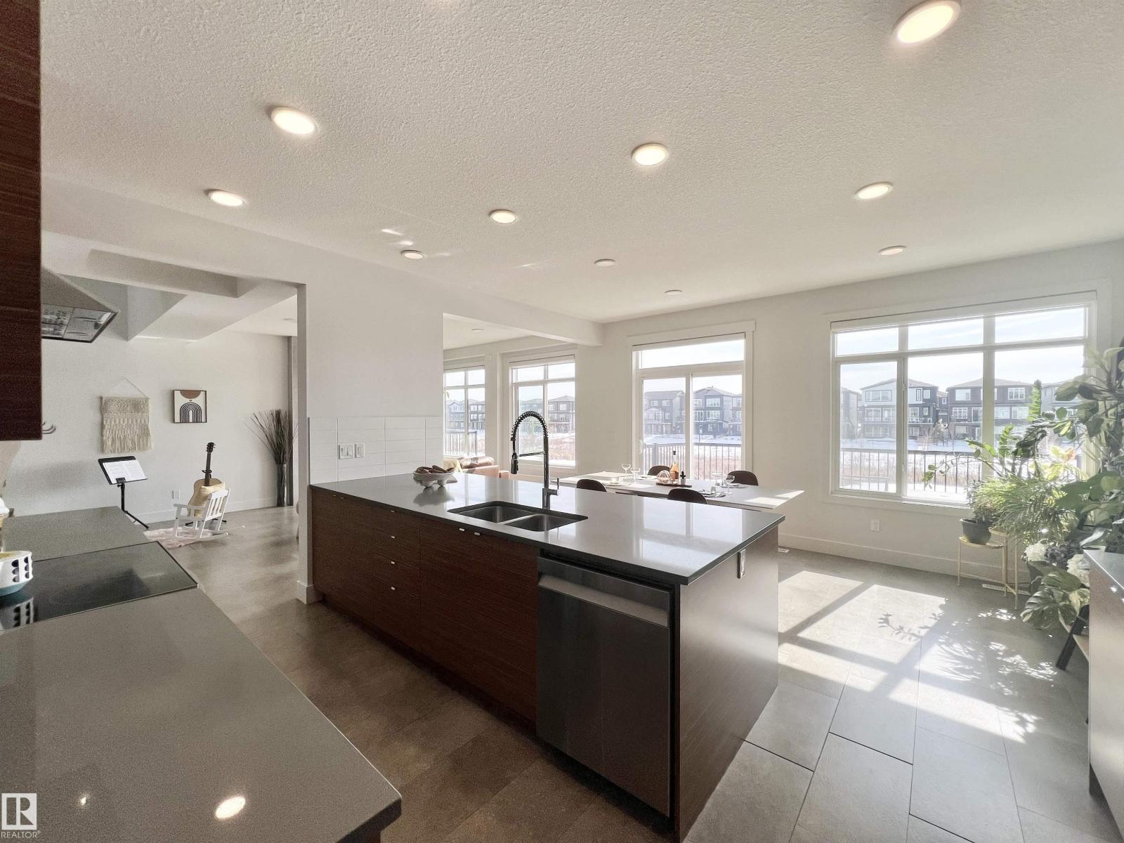 6055 KING LANDING LD SW, Edmonton