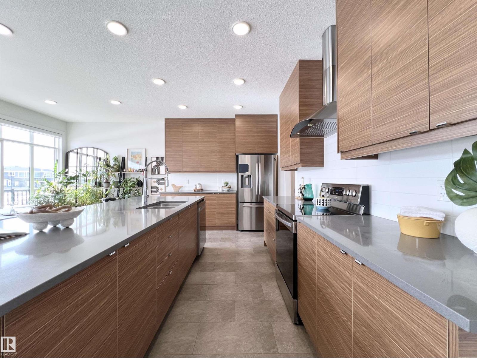 6055 KING LANDING LD SW, Edmonton