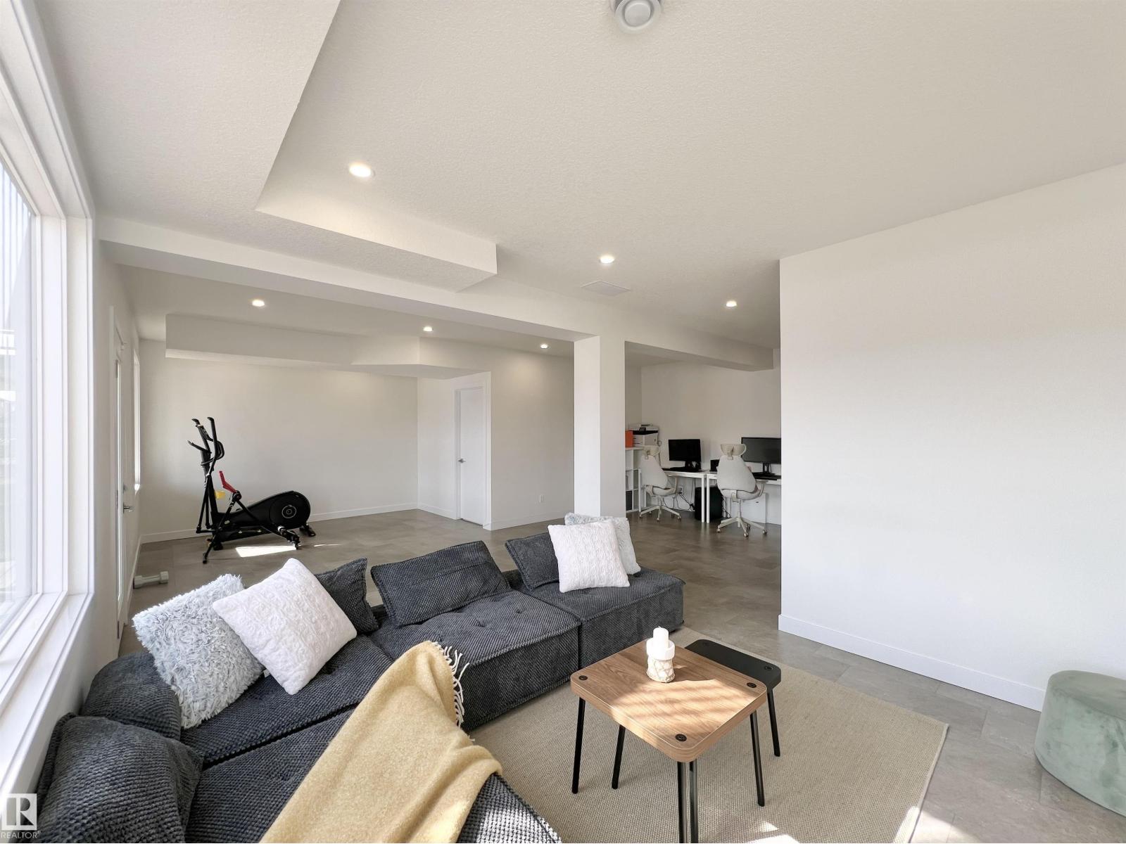 6055 KING LANDING LD SW, Edmonton