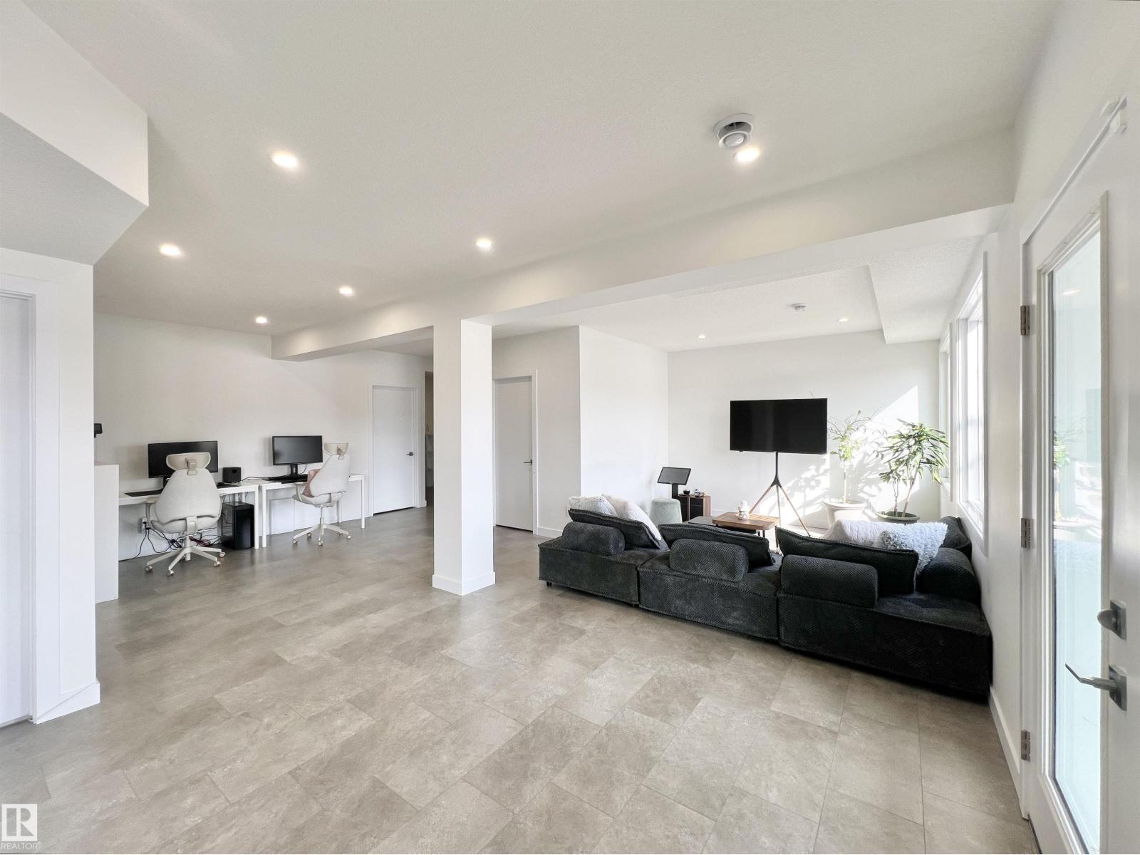 6055 KING LANDING LD SW, Edmonton