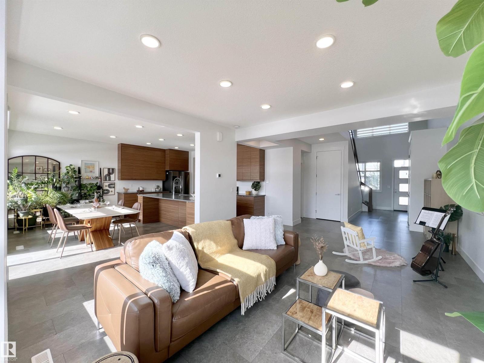 6055 KING LANDING LD SW, Edmonton