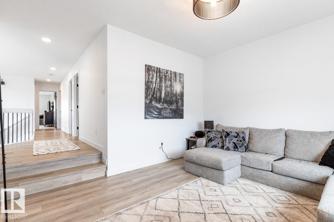 19147 22 AV NW, Edmonton