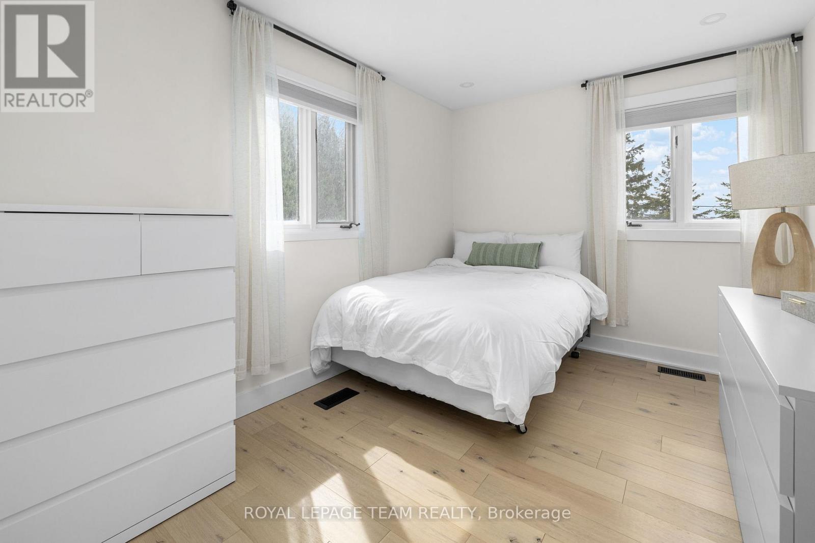 1386 JOHNSTON DRIVE - 19