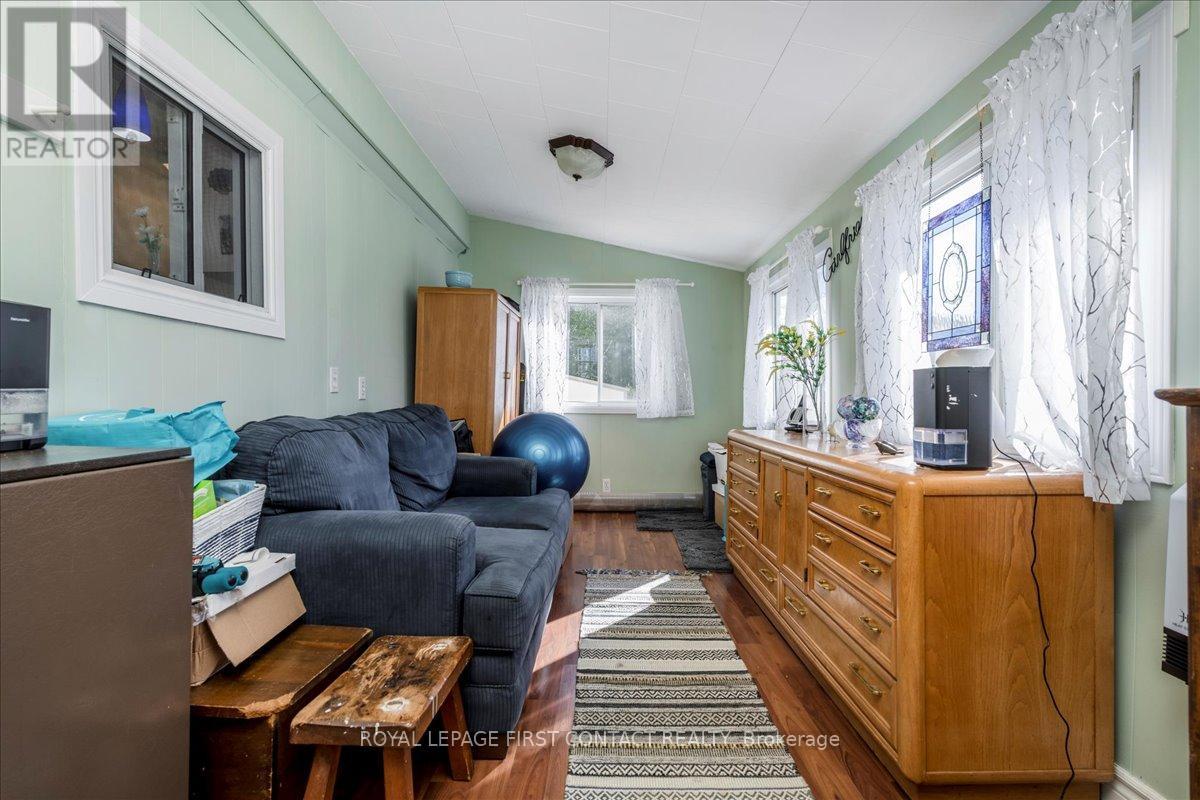 23 MIMOSA CRESCENT - 15