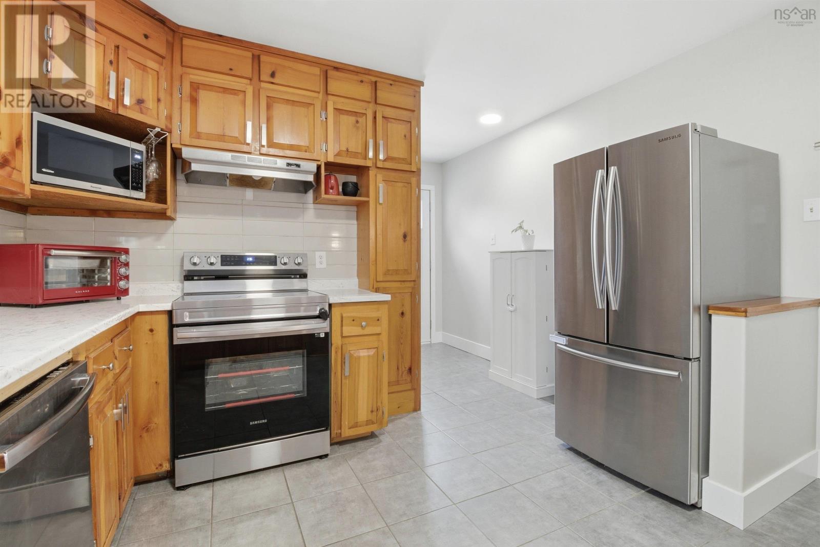 17 SPRUCEWOOD AVENUE - 10