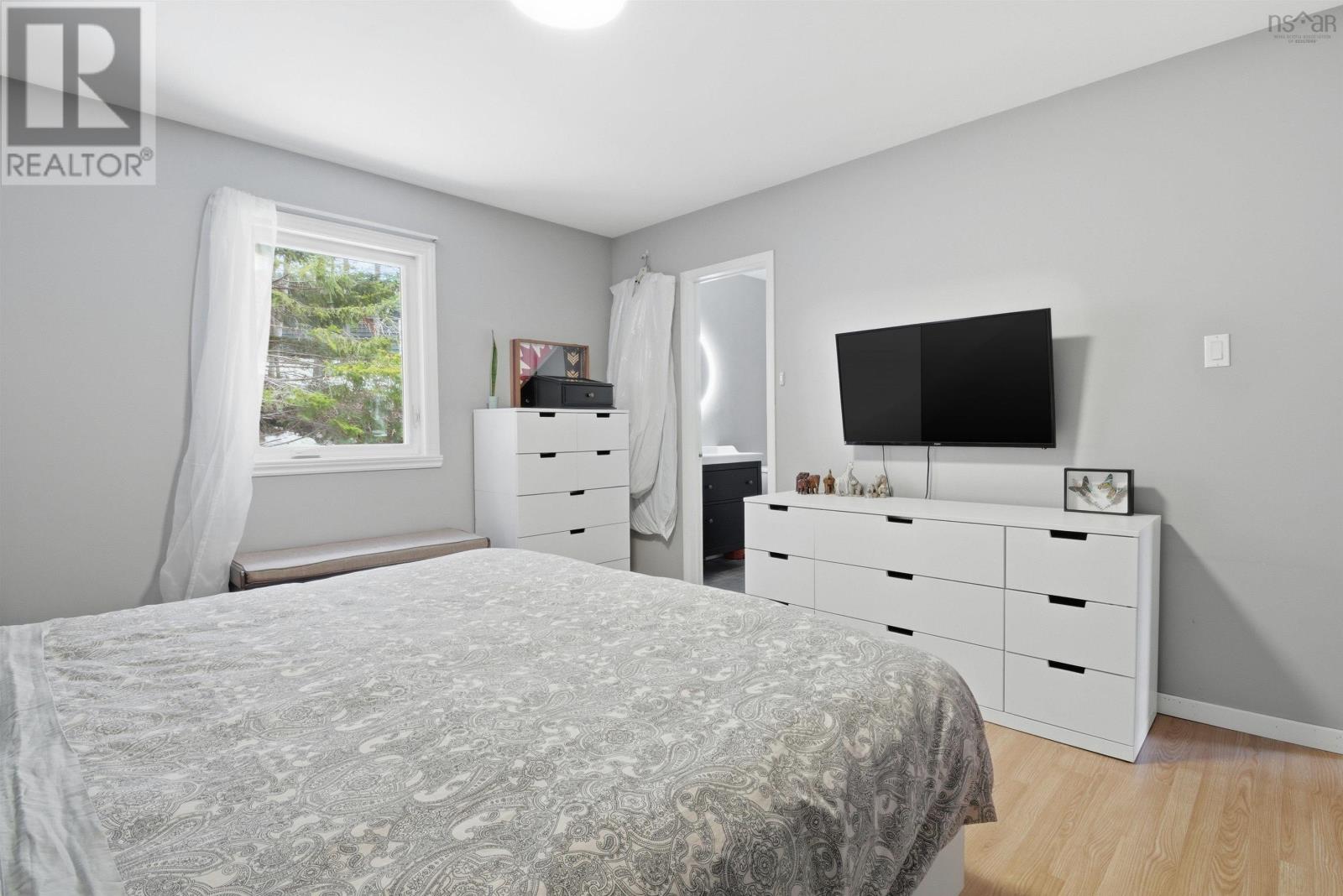 17 SPRUCEWOOD AVENUE - 17