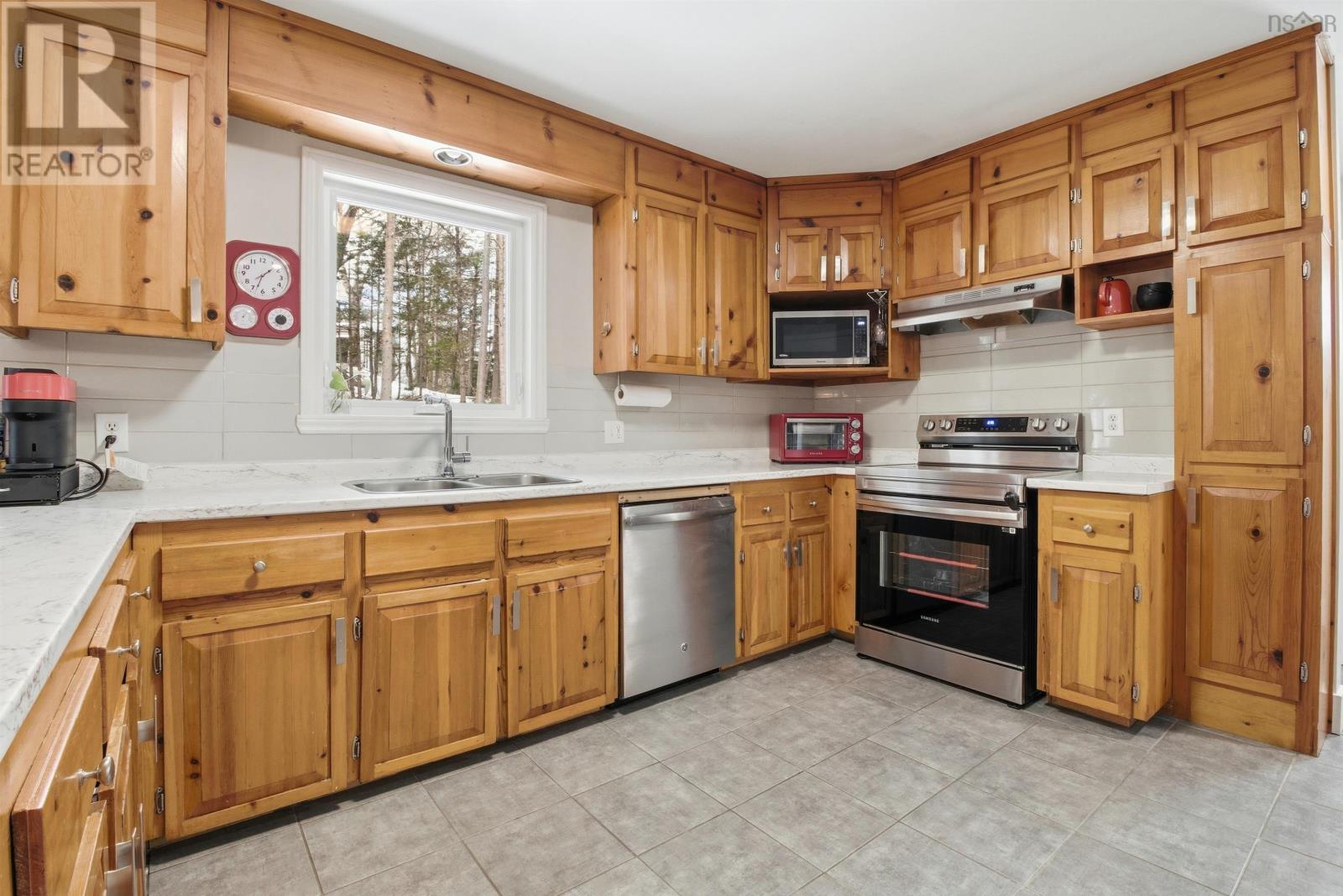 17 SPRUCEWOOD AVENUE - 9