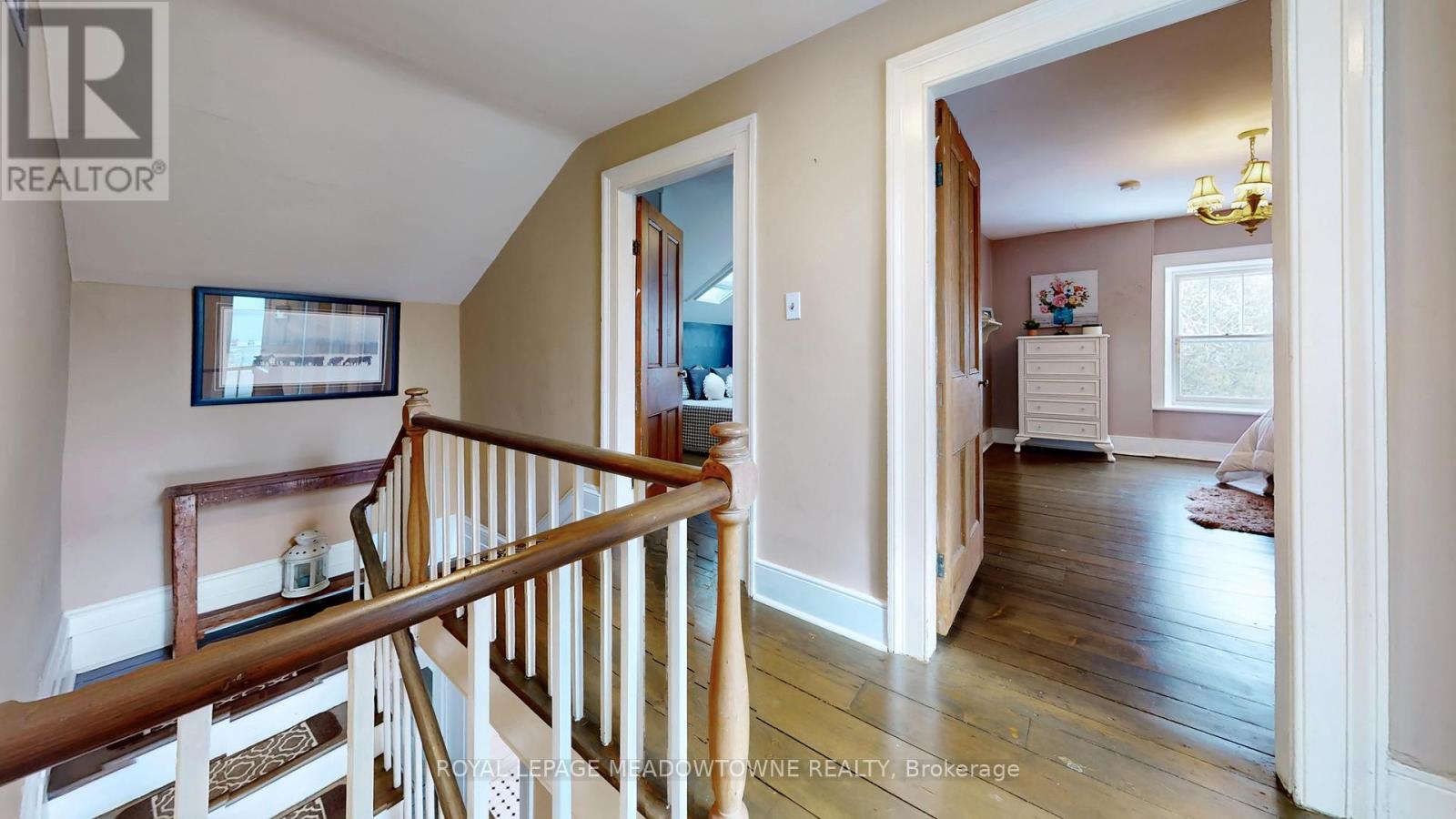 Front Entrance Main Staircase to Bedrooms
