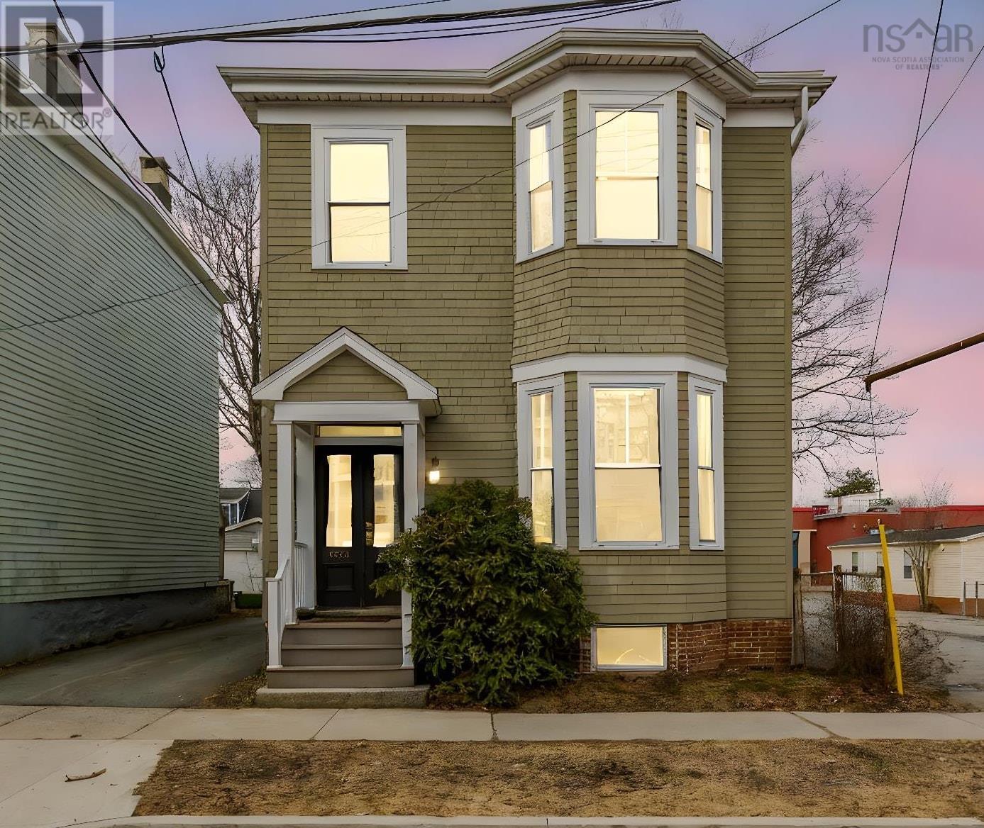 Property 2 of 45 of 1538 Lemarchant Street