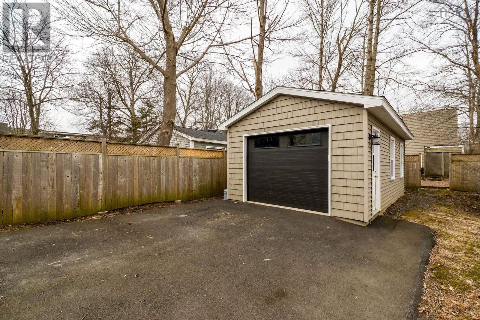 Property 36 of 45 of 1538 Lemarchant Street