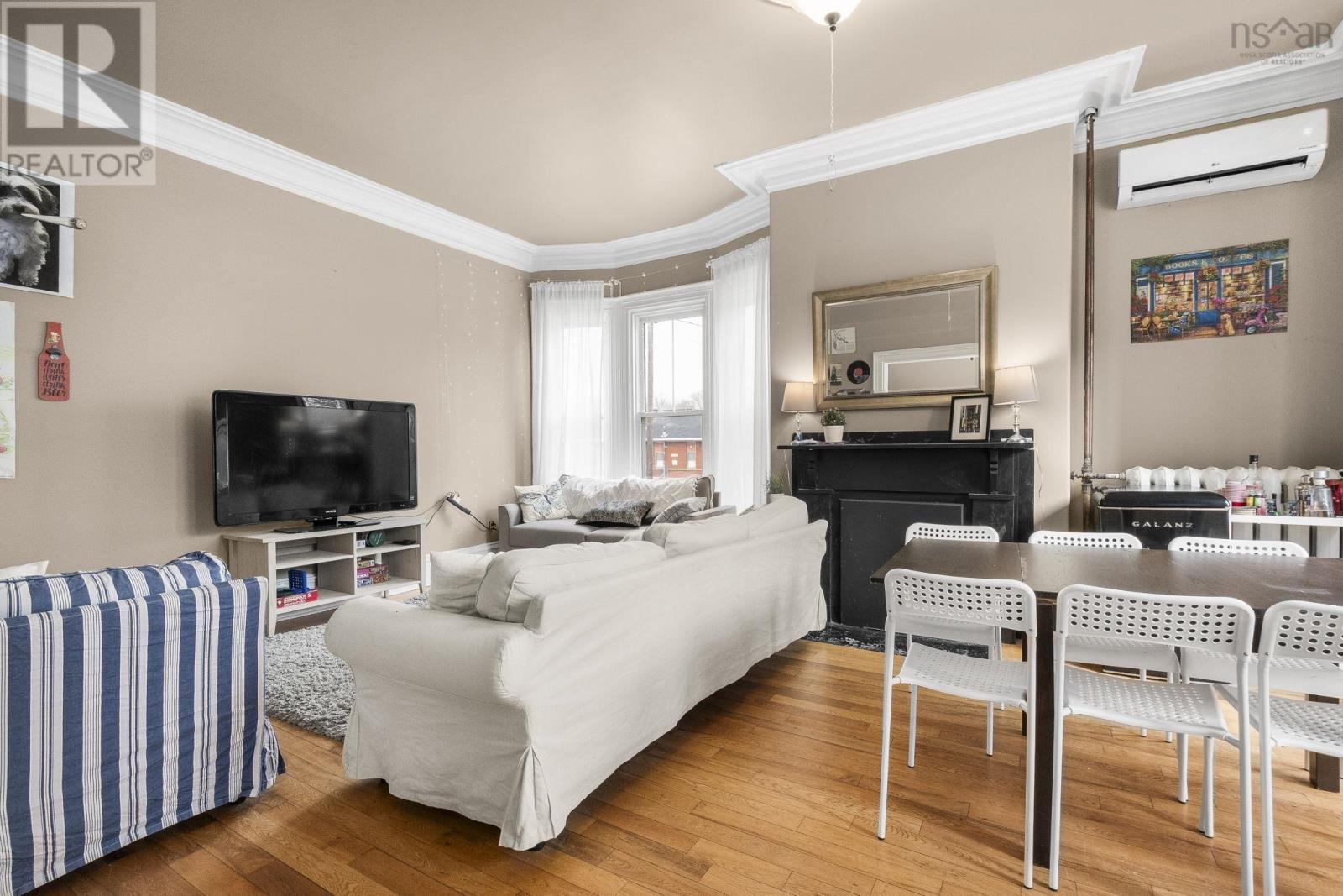 Property 4 of 45 of 1538 Lemarchant Street