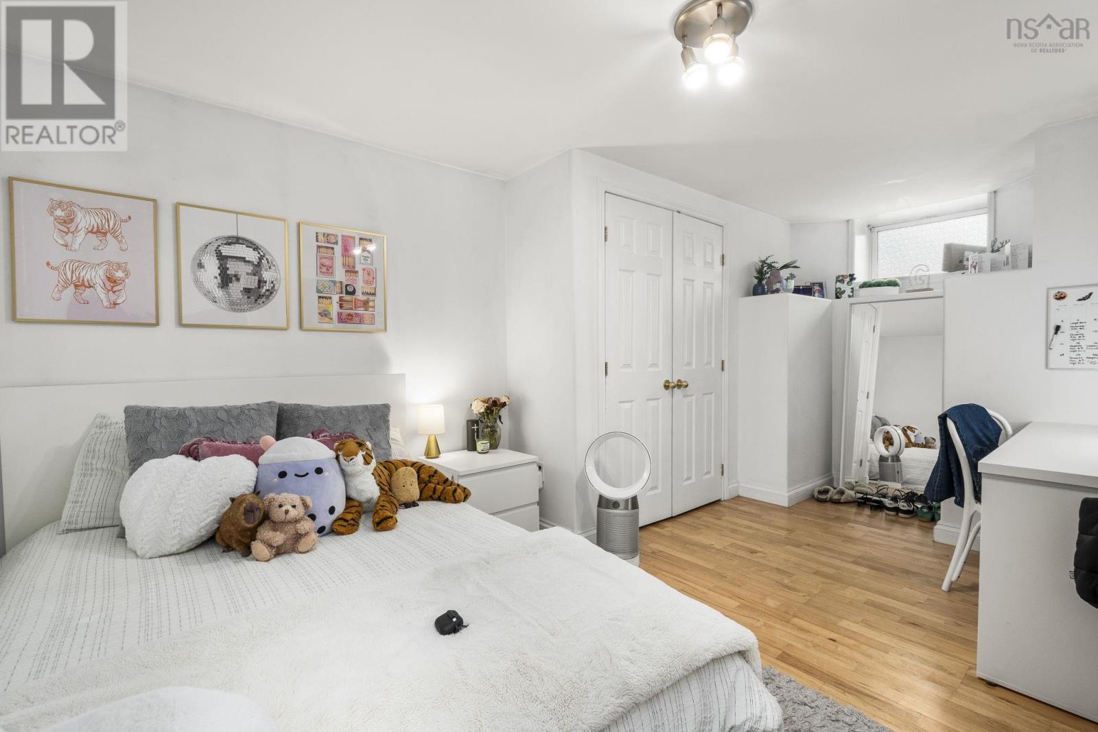 Property 29 of 45 of 1538 Lemarchant Street