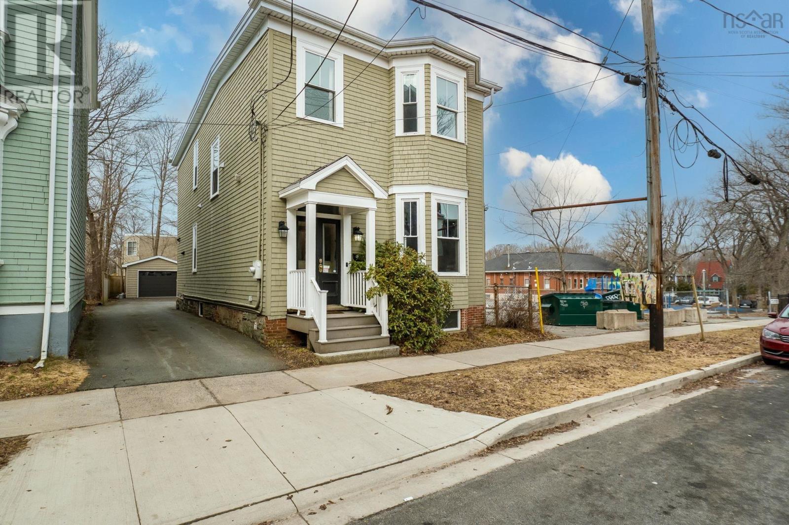 Property 33 of 45 of 1538 Lemarchant Street