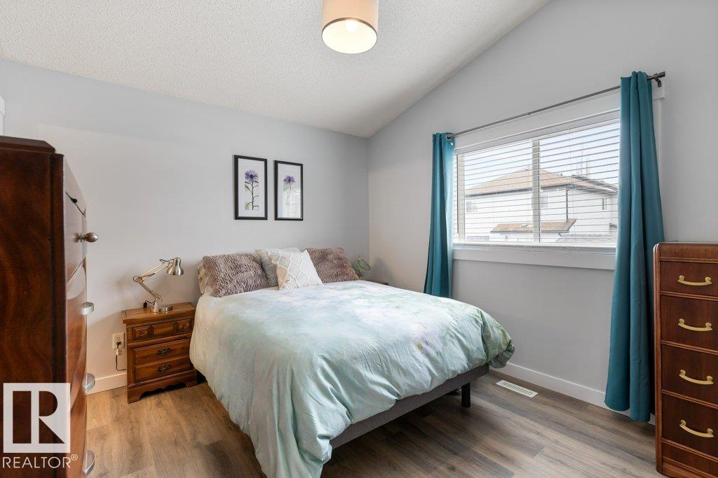 1 ERINWOODS PL, St. Albert