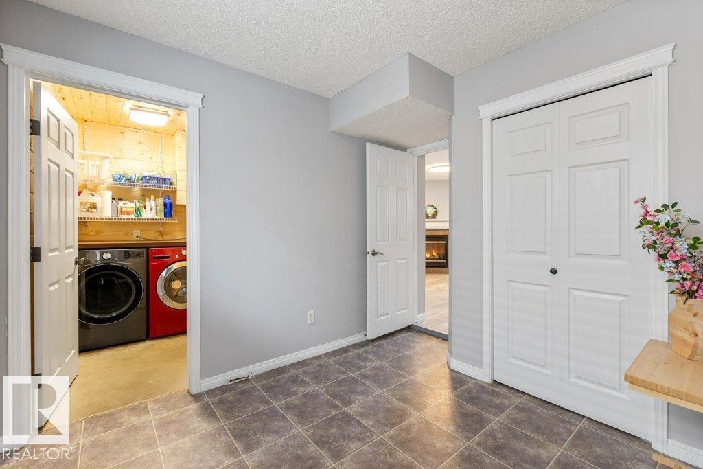 1 ERINWOODS PL, St. Albert