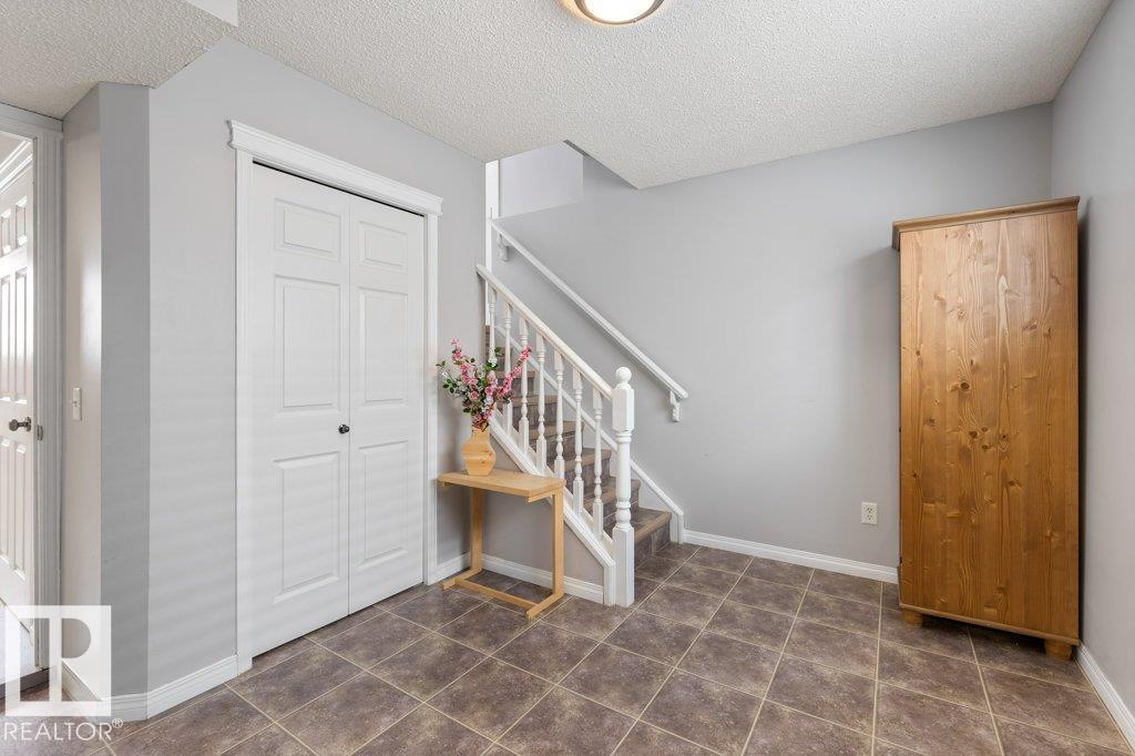 1 ERINWOODS PL, St. Albert