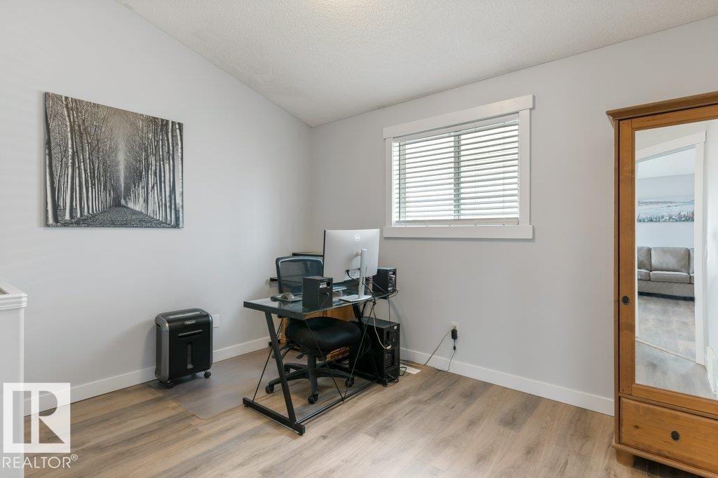 1 ERINWOODS PL, St. Albert