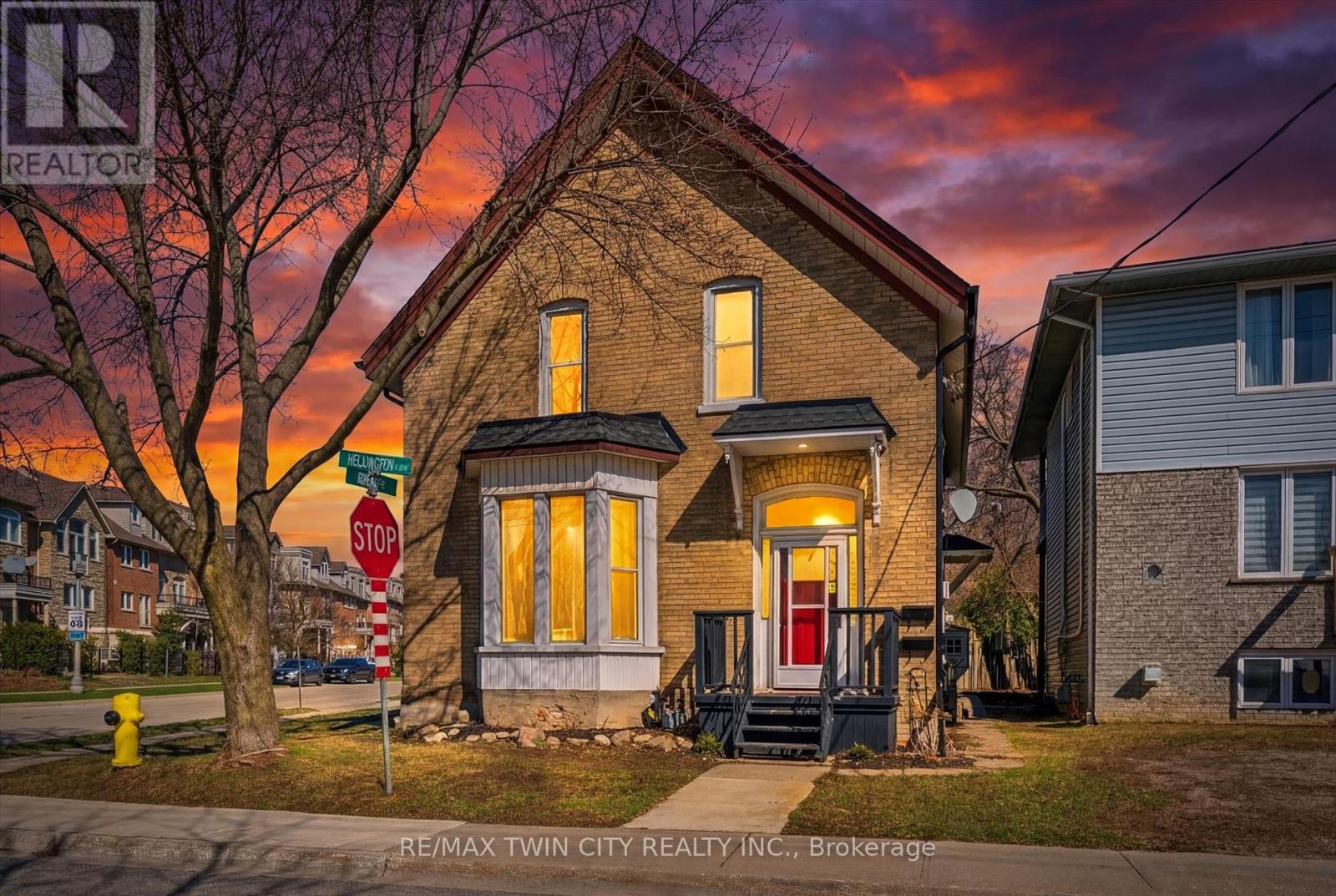 101 WELLINGTON SOUTH