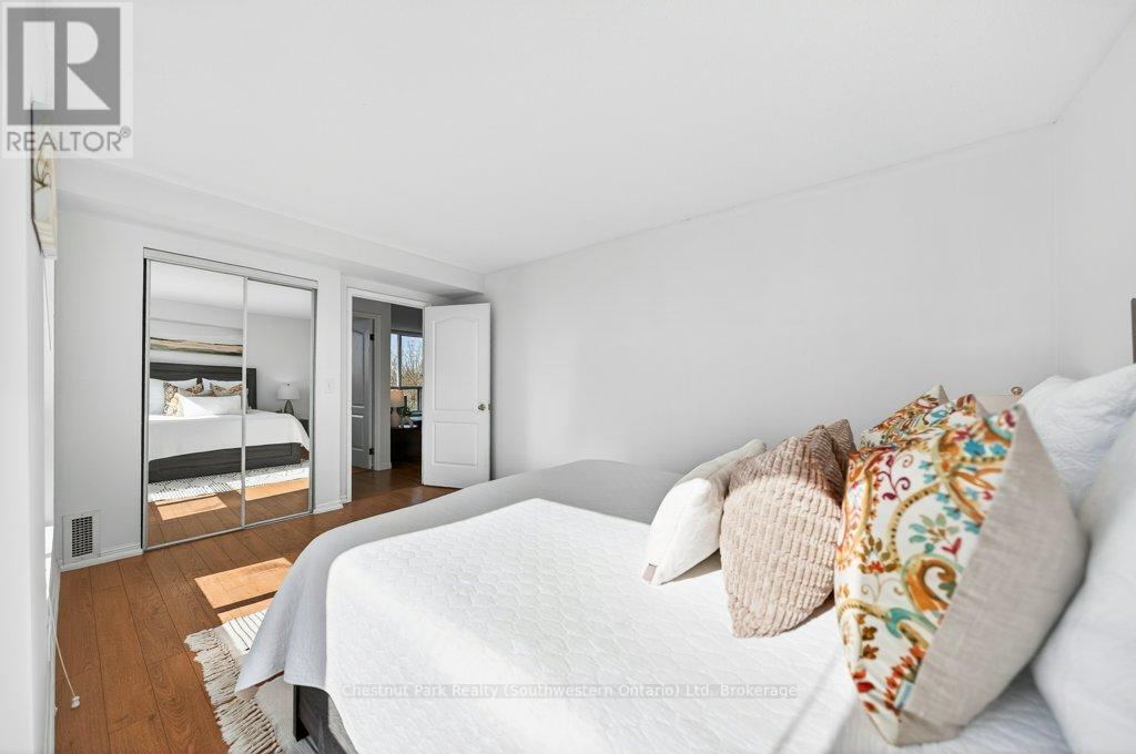501 - 107 BAGOT STREET — photo 26