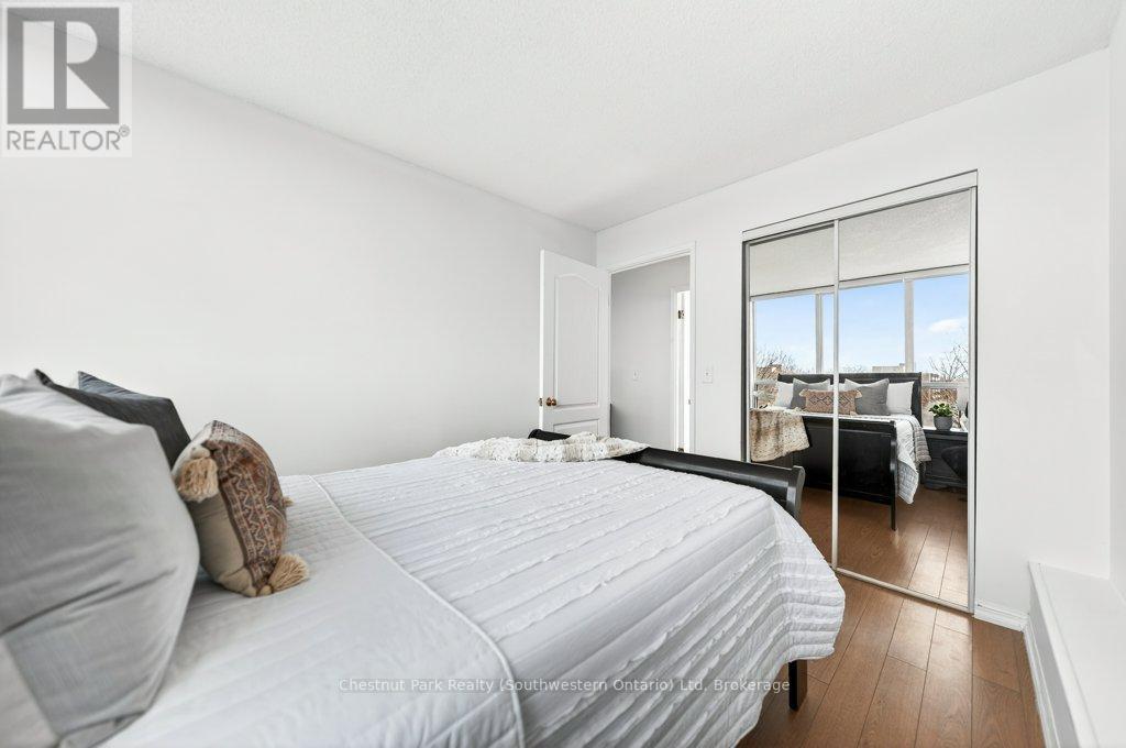 501 - 107 BAGOT STREET — photo 28