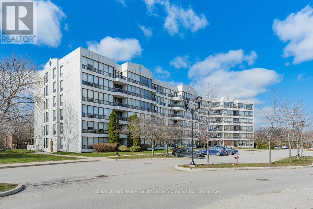501 - 107 BAGOT STREET — photo 38