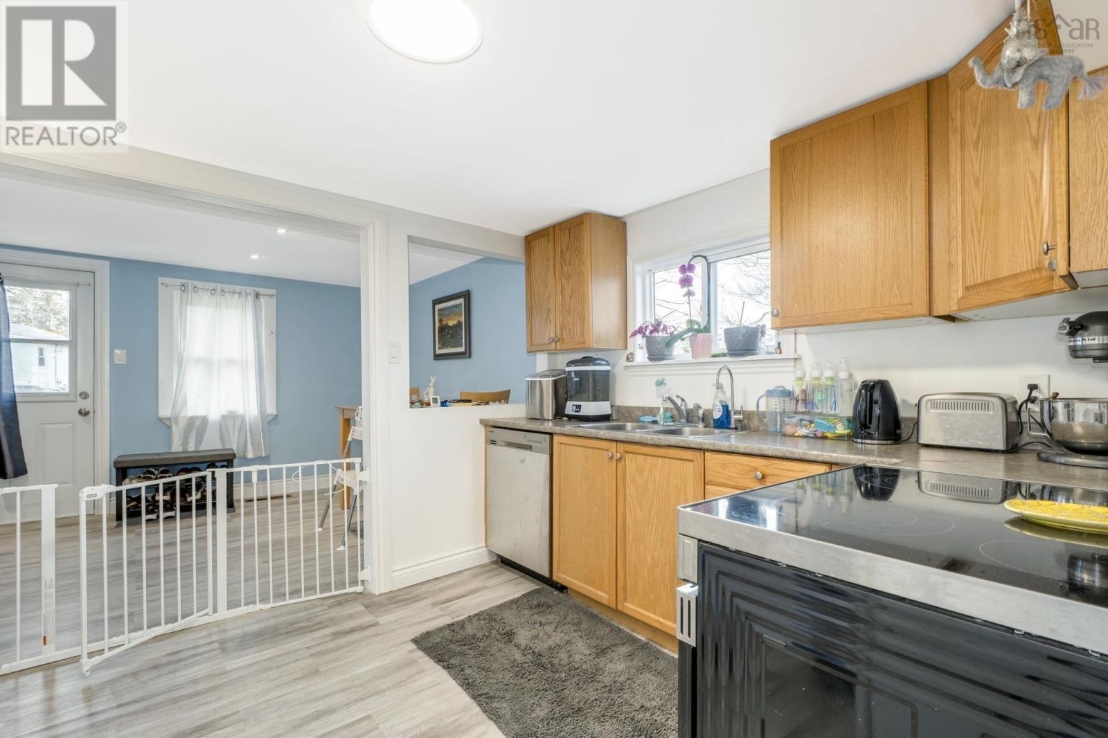 Property 11 of 13 of 9 Barclay Avenue