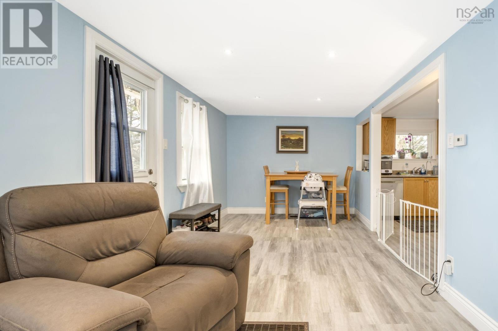 Property 6 of 13 of 9 Barclay Avenue