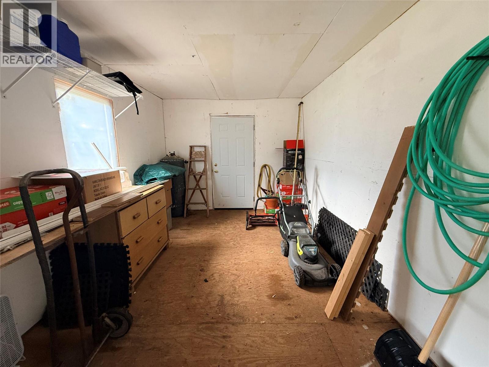 2135 HUNTER FRONTAGE ROAD - 40