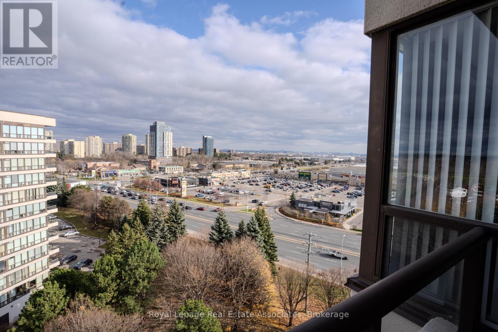 1112 - 12 LAURELCREST STREET