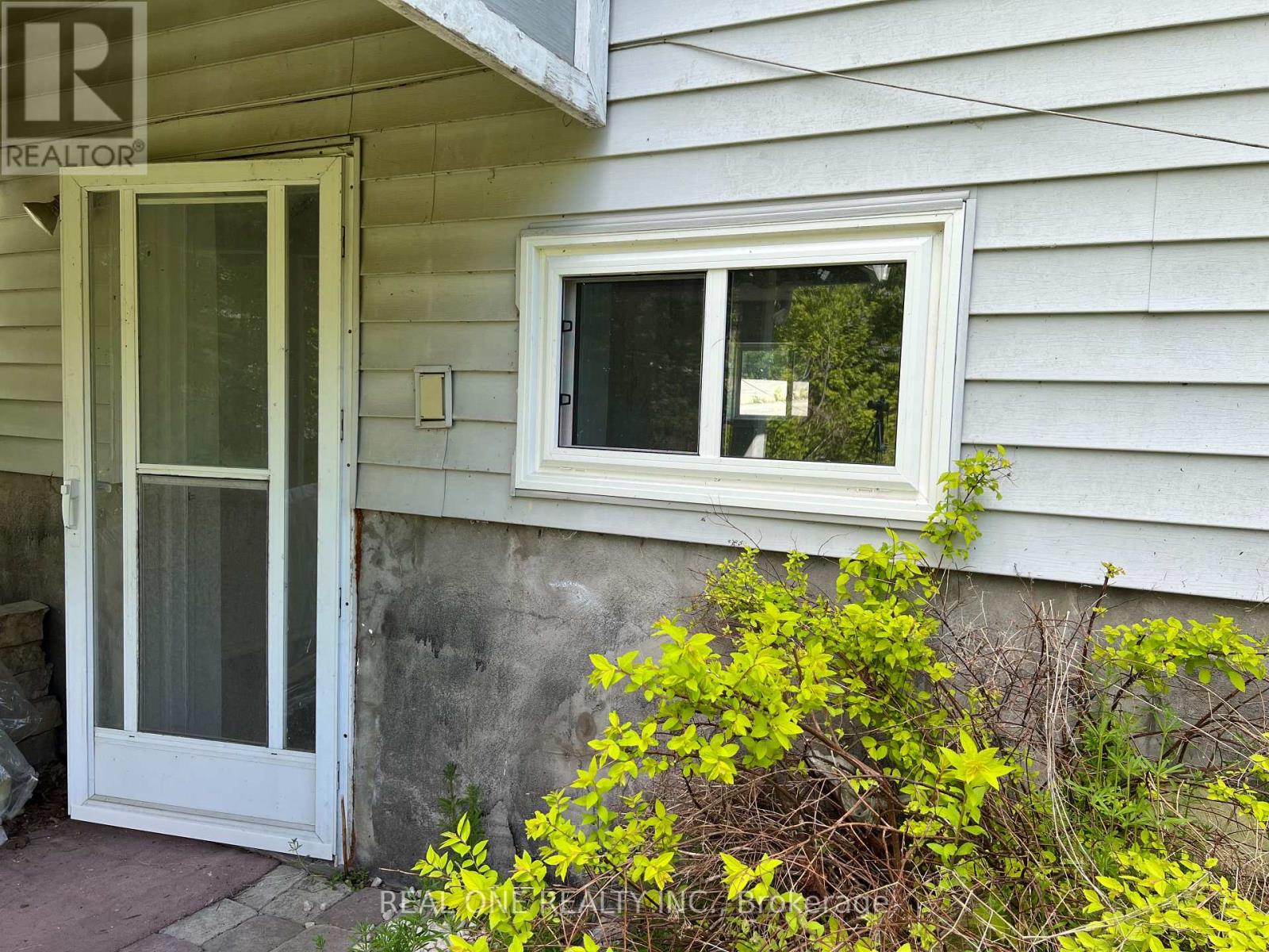 216 FOSTER DRIVE - 14