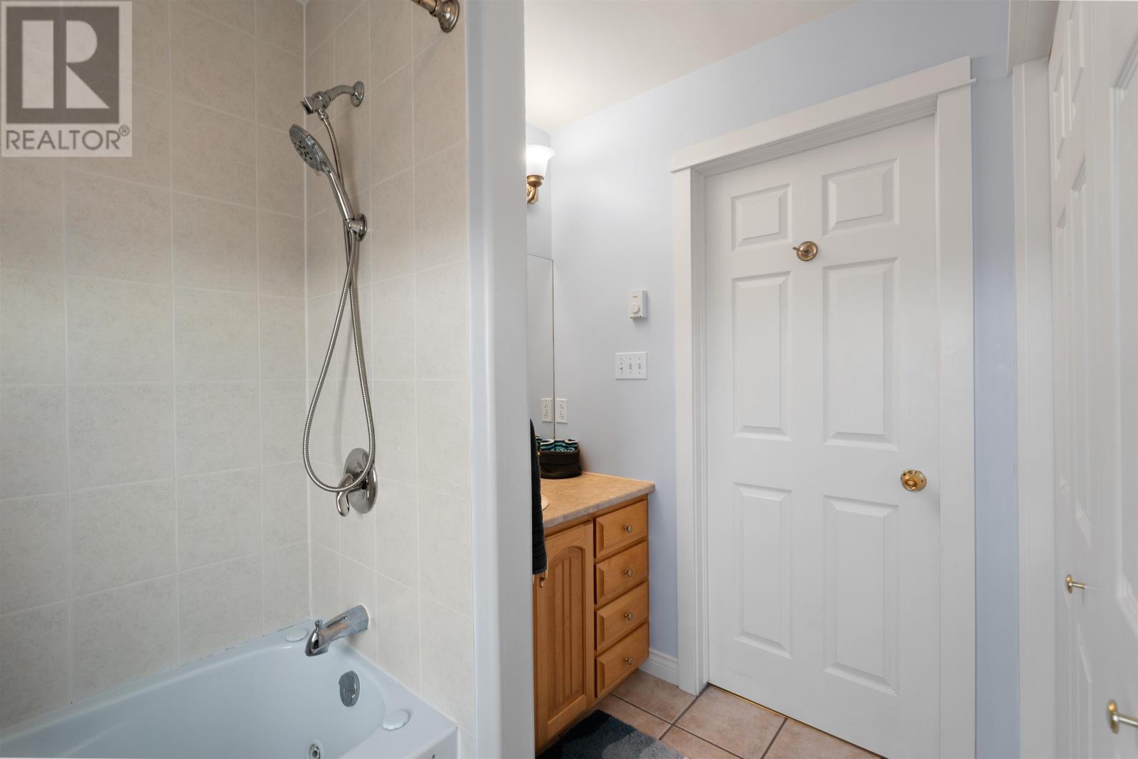 11 HEBRIDES LANE - 31