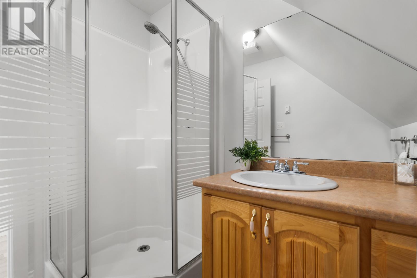 11 HEBRIDES LANE - 43