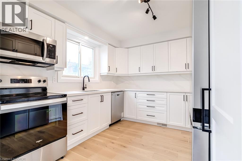5475 LAKESHORE Road Unit# 4, Burlington, Ontario, L7L1E1 — Photo 10