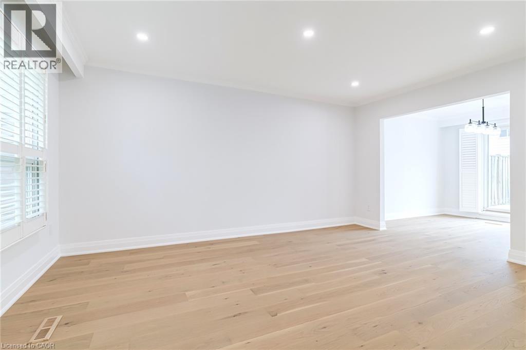 5475 LAKESHORE Road Unit# 4, Burlington, Ontario, L7L1E1 — Photo 5